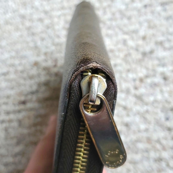 Louis Vuitton Zippy Monogram Wallet - Picture 16 of 16